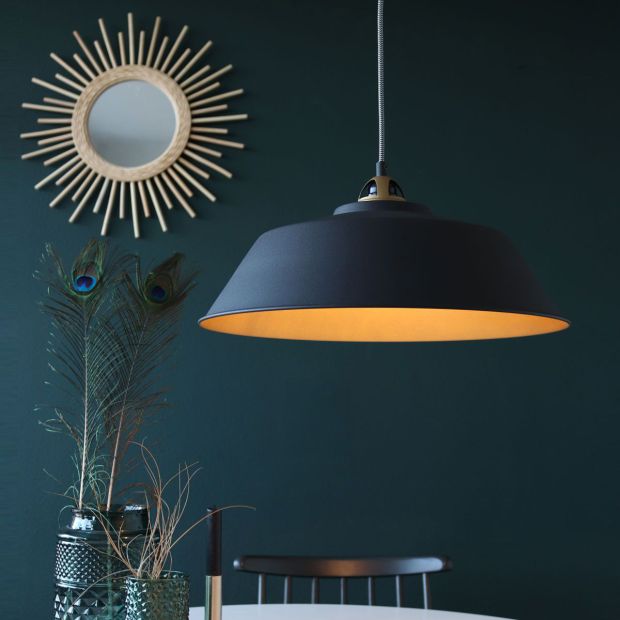 Suspension Nove 1318ZW noir/or avec une allure luxueuse et chaleureuse